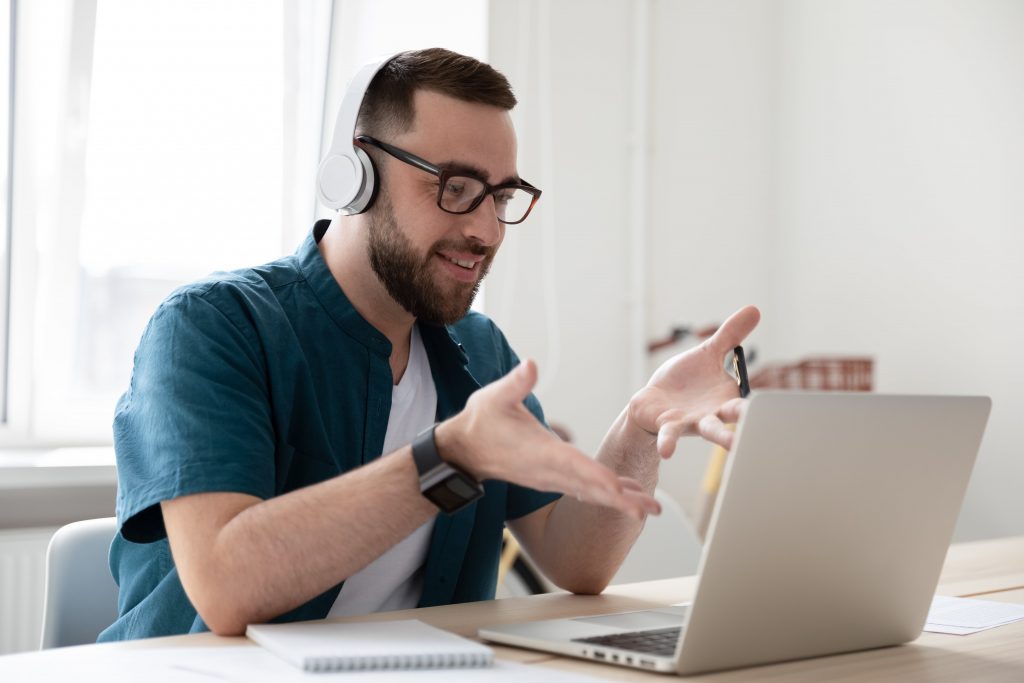 Accompagner le déploiement des premières formations digitales à l’étranger